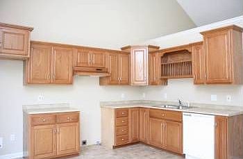 2nd image of 2504 Hickory Dr