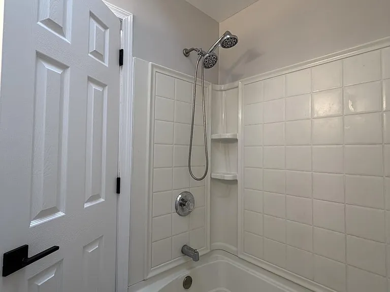 3628 Genesee Dr — Photo 9