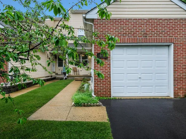 649 Yale Ct, Bensalem, PA 19020