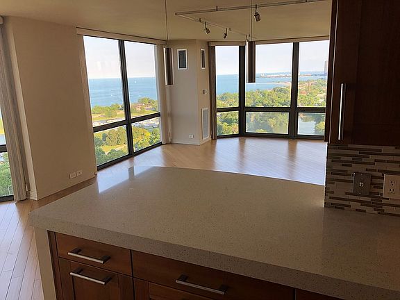 Kitchen / Living Room