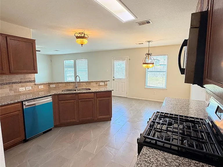 7419 Morgan Ranch Trl — Photo 7