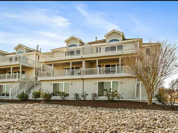 100 E Raleigh Ave Unit 302, Wildwood Crest, NJ 08260