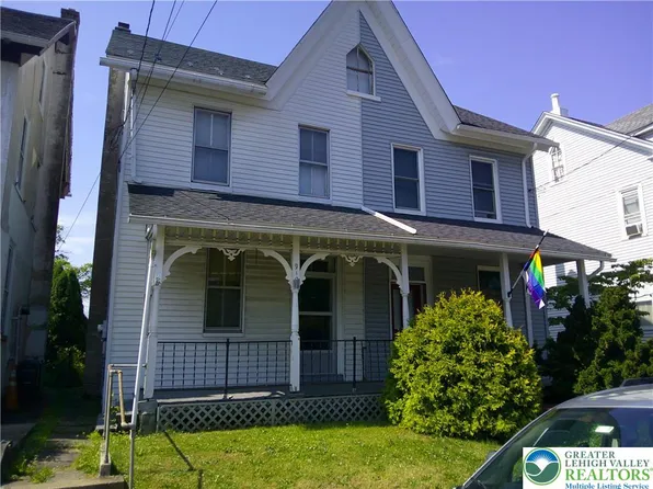 910 W Broad St, Quakertown, PA 18951