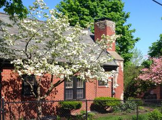 80 Edgehill Rd, Providence, RI 02906