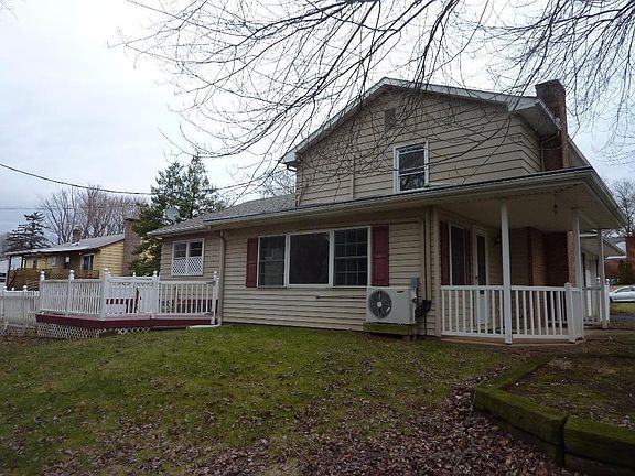 5th image of 164 Garden City Dr
