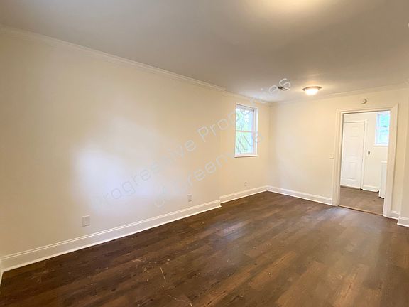 3rd image of 17 Brookforest Dr
