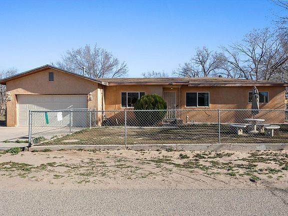 2nd image of 225 Mockingbird Ln