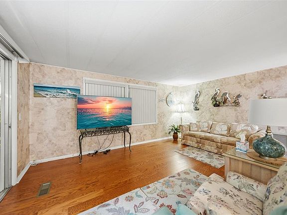 3rd image of 3450 Grapefruit Ln