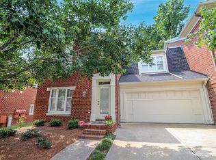 1126 Hampton Gardens Ln, Charlotte, NC 28209