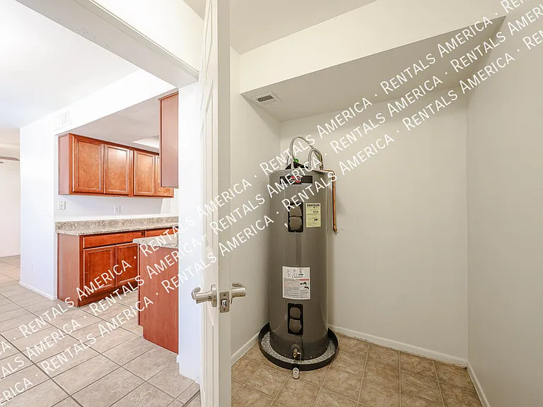 1254 N 85th Pl — Photo 20