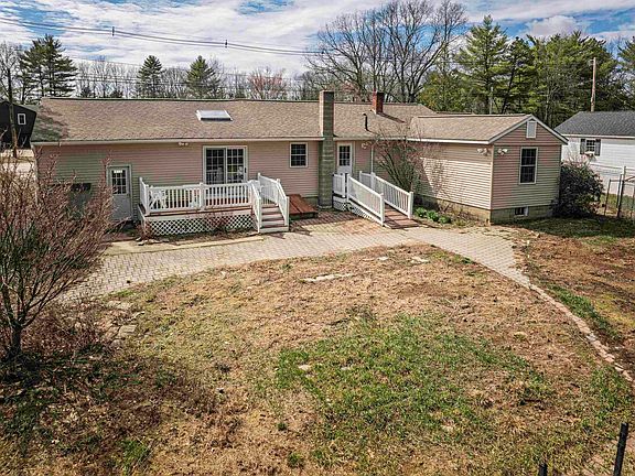 3rd image of 173 Chestnut Hill Road