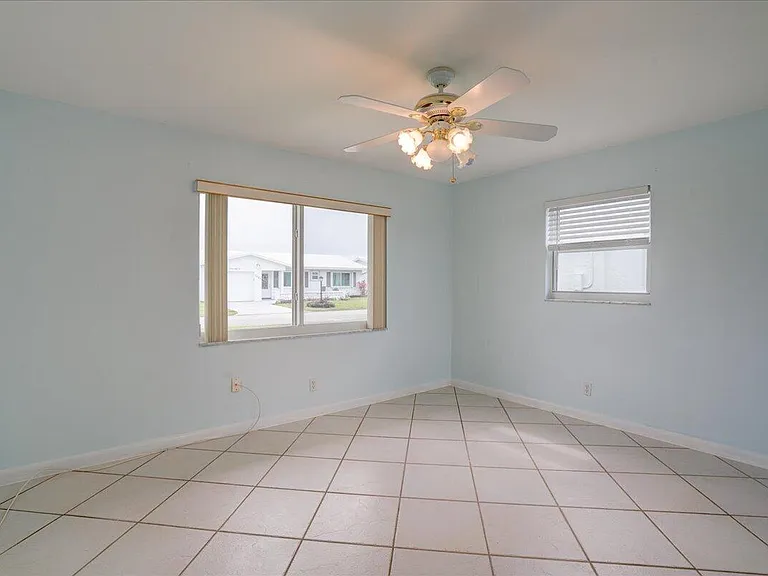 2086 SW 12th Ave — Photo 18