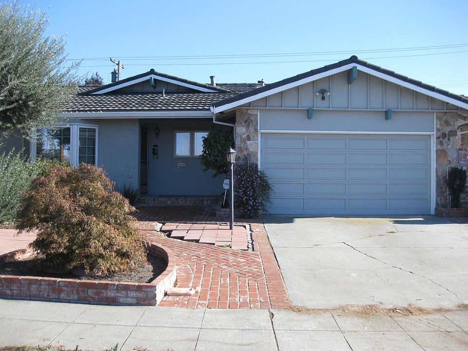1st image of 3186 Marten Ave