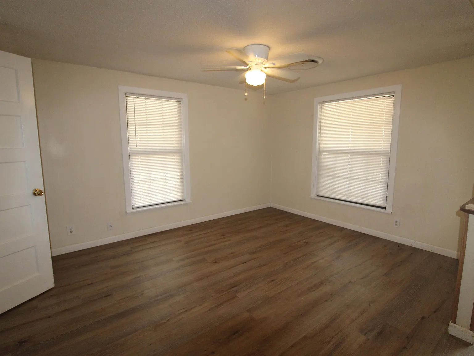 1309 Carol Way - . — Photo 2