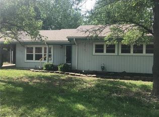 512 Corral Dr, Belton, MO 64012