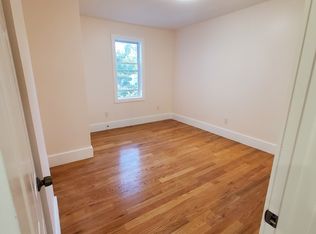 155 Crapo St APT 1, New Bedford, MA 02744