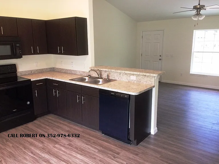 4100 Holly Hl — Photo 5