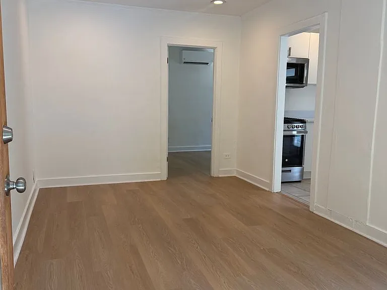 1859 Lakeshore Ave — Photo 2
