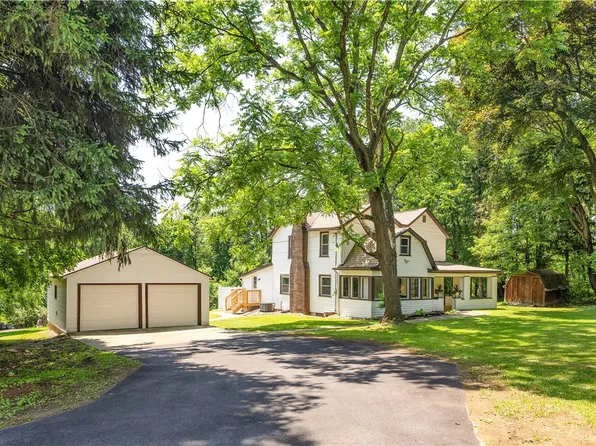 2165 Tuscarawas Rd, Beaver, PA 15009