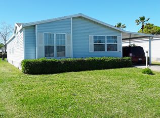 1028 W Lakeview Dr, Sebastian, FL 32958