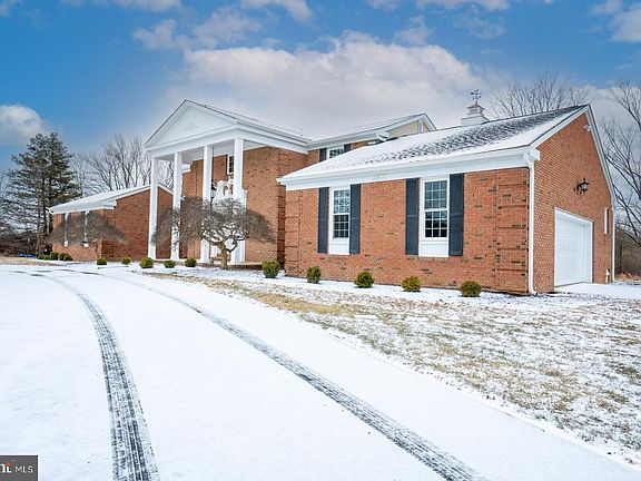 2nd image of 150 Windsor Rd