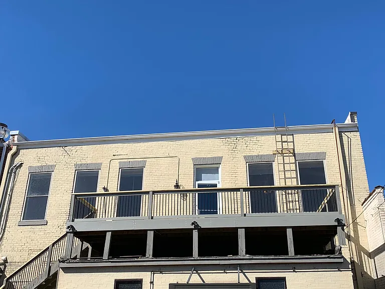 135 W Union St — Photo 31
