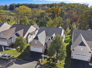 4374 Meadowridge Ln, Collegeville, PA 19426