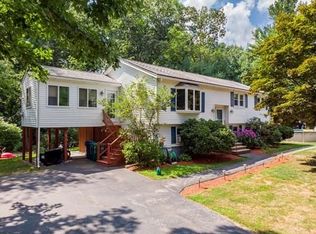 30 Little John Dr, Billerica, MA 01821