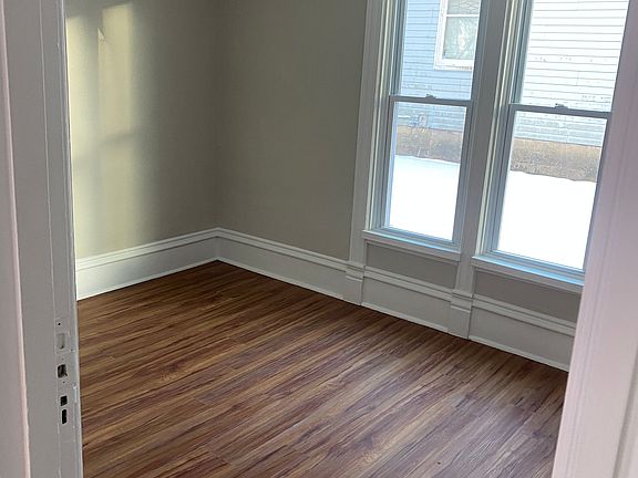 4th image of 30 Catlin Ave Floor 1