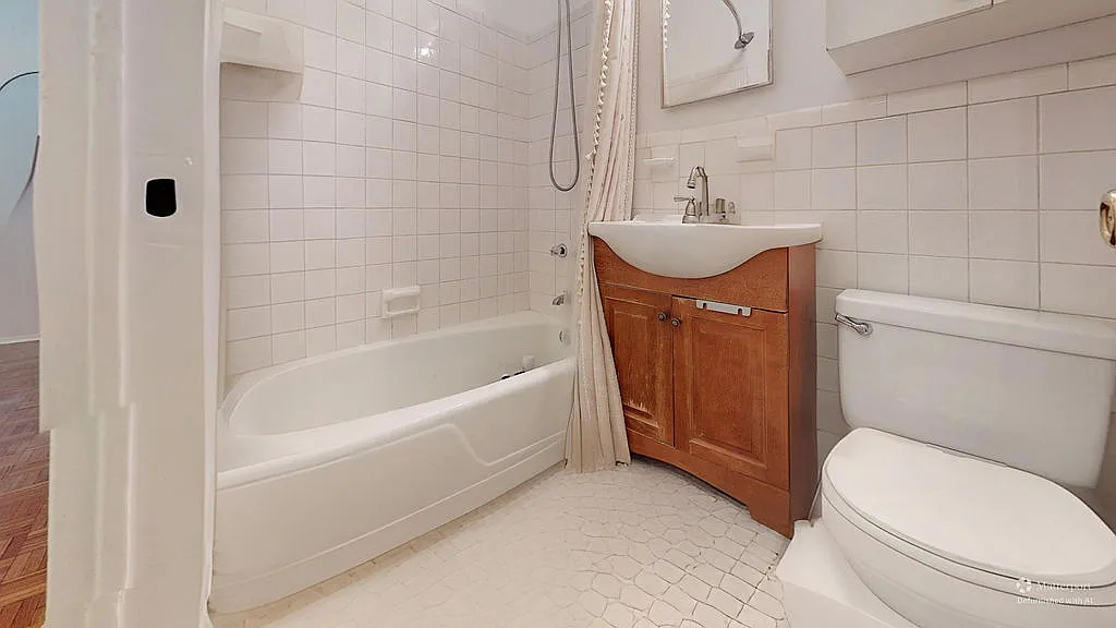 15 Charles Street — Photo 4