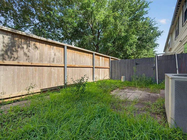 8126 Montague Manor Ln — Photo 40