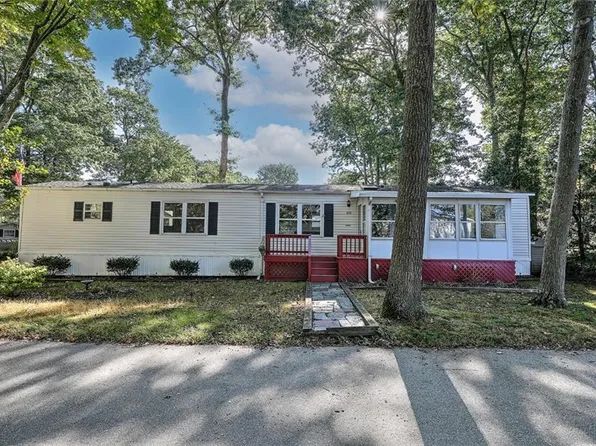 502 Forest Park, Middletown, RI 02842