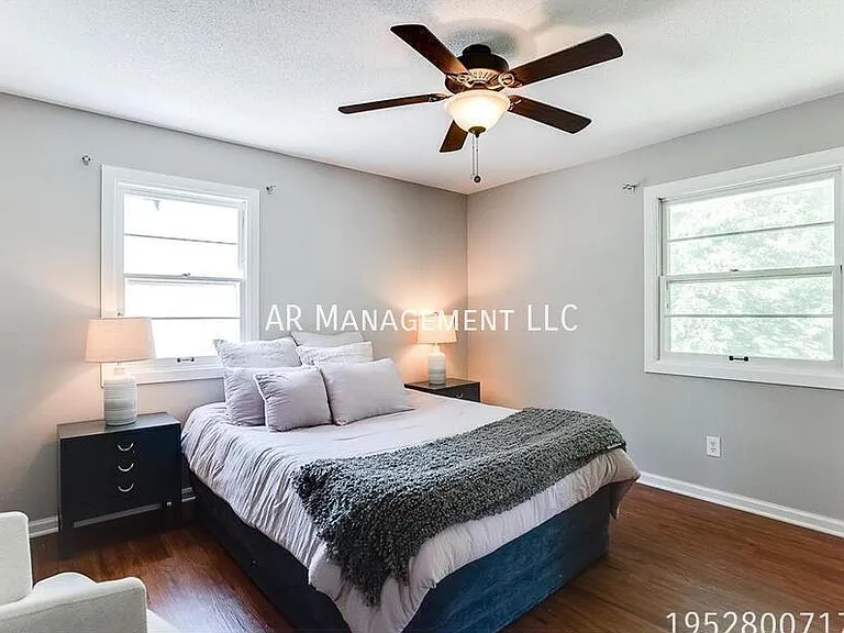 6416 Sherwood Ave — Photo 5