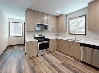 887 21st Ave SE #1, Minneapolis, MN 55414