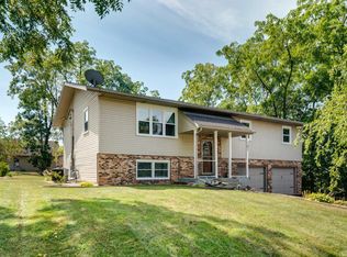 101 Hillcrest Dr, Burlington, WI 53105