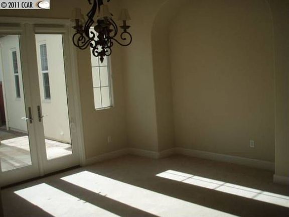 5th image of 1931 Casablanca St