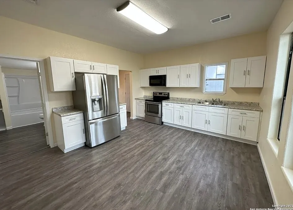203 Fount Street - 203 F... — Photo 3