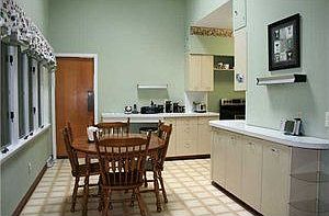 5th image of 99 Devon Ln