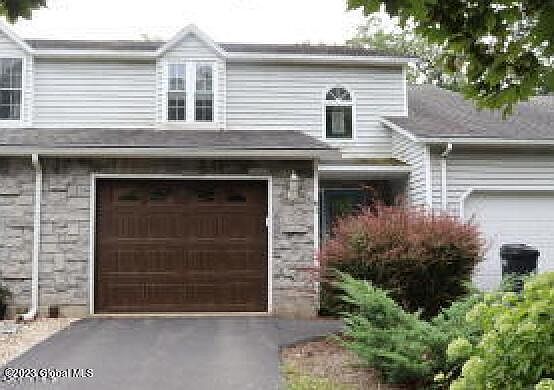 1st image of 61 Woodside Drive
