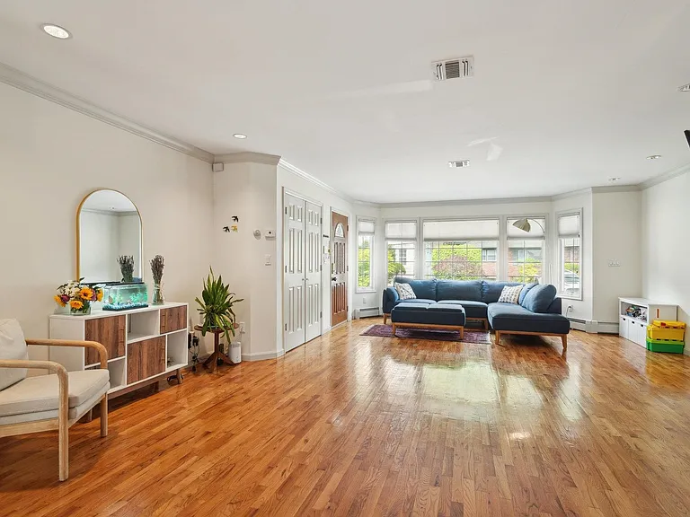 75 Myrtle Ave #1 — Photo 6