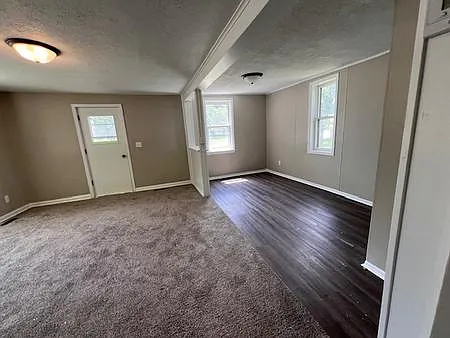 312 Bryant Ave SE — Photo 4
