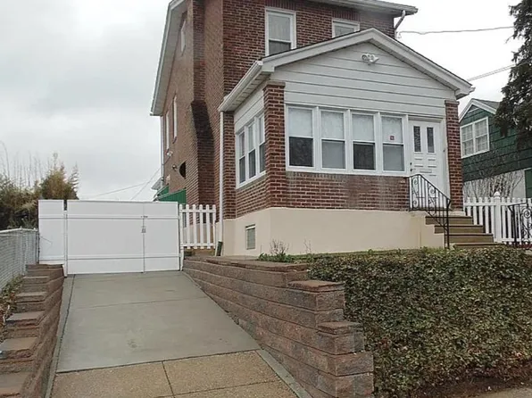 2124 Borbeck Ave, Philadelphia, PA 19152