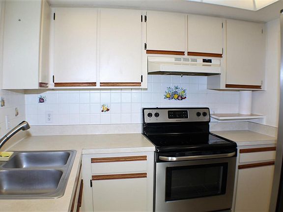 5th image of 1606 SE Green Acres Cir APT S201