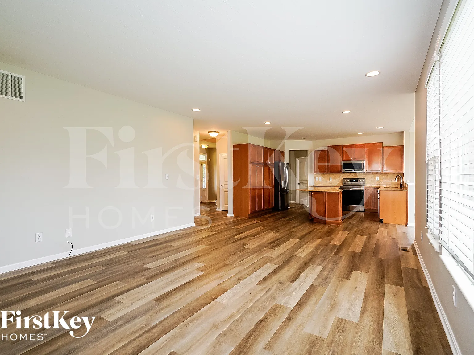 5 bed, 2.5 bath, 2591 sqft, $2,765 — Photo 2