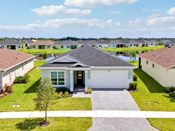 1113 SE CROSSWOOD Way, Port St Lucie, FL 34984