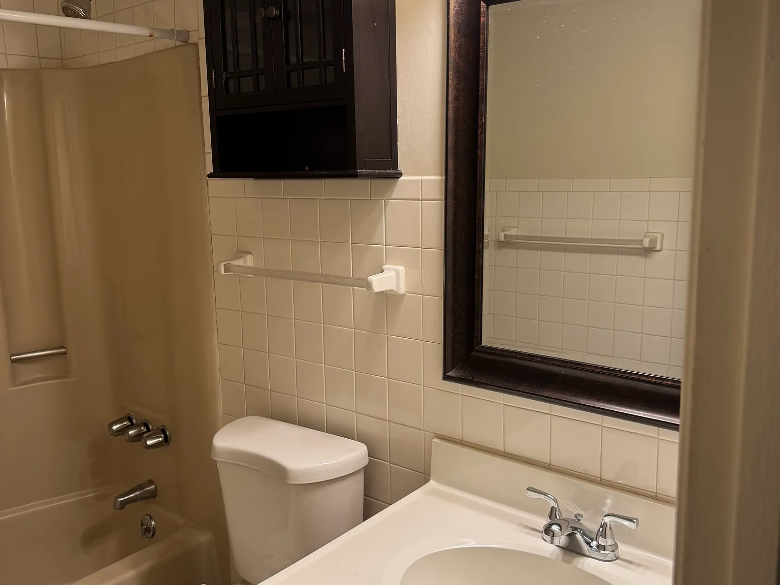 2 bed, 950 sqft, $800 — Photo 2
