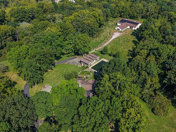 3rd image of 8505 Fox Cub Ln