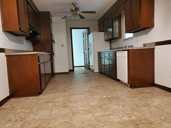 3rd image of 213 Highland Dr