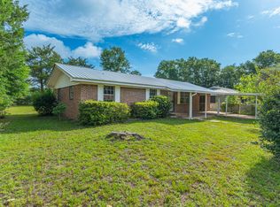 421 Quebec Ave, Defuniak Springs, FL 32433