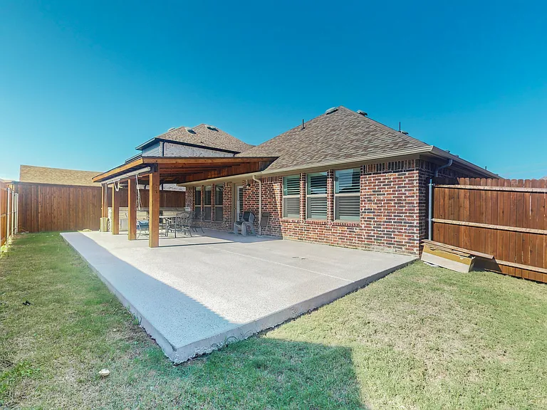 3111 Northpoint Dr — Photo 16